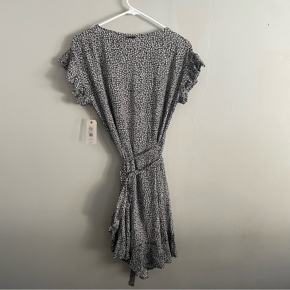 NWT Billabong Floral Wrap Dress, Size L, Womens Sun Dress - Nordstroms - Picture 9 of 10